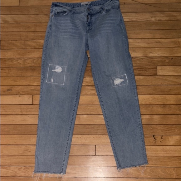 Women's Light Blue Distressed Jeans L.L. Bean signature line - Picture 1 of 8